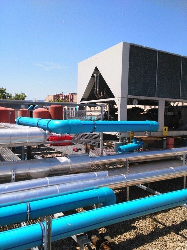 Instalaciones hidráulicas del circuito de climatización en edificio sector público JC 33 Barcelona - imagen 9